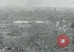 Immagine di Il Viet Cong impostazione di mitragliatrice e immettendo le gallerie nella giungla Il Vietnam, 1965, secondo 28 filmato di repertorio 65675032691
