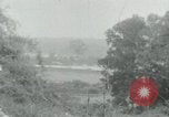 Immagine di Il Viet Cong impostazione di mitragliatrice e immettendo le gallerie nella giungla Il Vietnam, 1965, secondo 29 filmato di repertorio 65675032691