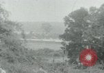 Immagine di Il Viet Cong impostazione di mitragliatrice e immettendo le gallerie nella giungla Il Vietnam, 1965, secondo 32 filmato di repertorio 65675032691