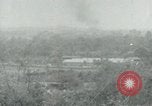 Immagine di Il Viet Cong impostazione di mitragliatrice e immettendo le gallerie nella giungla Il Vietnam, 1965, secondo 36 filmato di repertorio 65675032691