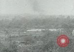 Immagine di Il Viet Cong impostazione di mitragliatrice e immettendo le gallerie nella giungla Il Vietnam, 1965, secondo 38 filmato di repertorio 65675032691