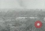 Immagine di Il Viet Cong impostazione di mitragliatrice e immettendo le gallerie nella giungla Il Vietnam, 1965, secondo 39 filmato di repertorio 65675032691