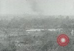 Immagine di Il Viet Cong impostazione di mitragliatrice e immettendo le gallerie nella giungla Il Vietnam, 1965, secondo 40 filmato di repertorio 65675032691