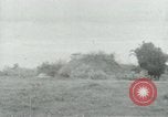 Immagine di Il Viet Cong impostazione di mitragliatrice e immettendo le gallerie nella giungla Il Vietnam, 1965, secondo 47 filmato di repertorio 65675032691