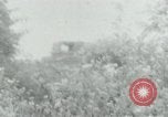 Immagine di Il Viet Cong impostazione di mitragliatrice e immettendo le gallerie nella giungla Il Vietnam, 1965, secondo 52 filmato di repertorio 65675032691