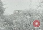 Immagine di Il Viet Cong impostazione di mitragliatrice e immettendo le gallerie nella giungla Il Vietnam, 1965, secondo 53 filmato di repertorio 65675032691