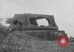 Immagine di Il Viet Cong impostazione di mitragliatrice e immettendo le gallerie nella giungla Il Vietnam, 1965, secondo 61 filmato di repertorio 65675032691