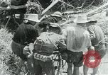 Immagine di Il Viet Cong spostando le forniture nelle giungle sulle biciclette Il Vietnam, 1967, secondo 3 filmato di repertorio 65675032692