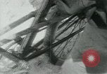 Immagine di Il Viet Cong spostando le forniture nelle giungle sulle biciclette Il Vietnam, 1967, secondo 16 filmato di repertorio 65675032692