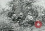 Immagine di Il Viet Cong spostando le forniture nelle giungle sulle biciclette Il Vietnam, 1967, secondo 21 filmato di repertorio 65675032692