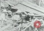 Immagine di Il Viet Cong spostando le forniture nelle giungle sulle biciclette Il Vietnam, 1967, secondo 41 filmato di repertorio 65675032692