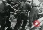 Immagine di Il Viet Cong spostando le forniture nelle giungle sulle biciclette Il Vietnam, 1967, secondo 54 filmato di repertorio 65675032692