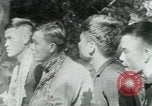 Immagine di Il Viet Cong incontro politico alla base nella giungla Il Vietnam, 1965, secondo 8 filmato di repertorio 65675032693