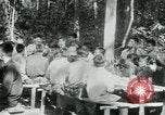 Immagine di Il Viet Cong incontro politico alla base nella giungla Il Vietnam, 1965, secondo 21 filmato di repertorio 65675032693