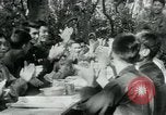 Immagine di Il Viet Cong incontro politico alla base nella giungla Il Vietnam, 1965, secondo 24 filmato di repertorio 65675032693