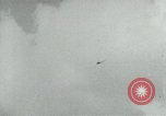 Immagine di Il Viet Cong incontro politico alla base nella giungla Il Vietnam, 1965, secondo 48 filmato di repertorio 65675032693