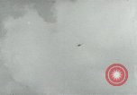 Immagine di Il Viet Cong incontro politico alla base nella giungla Il Vietnam, 1965, secondo 50 filmato di repertorio 65675032693