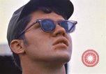 Immagine di 1° aria divisione di cavalleria sostituzioni guardando demonstratio in elicottero Il Vietnam, 1971, secondo 30 filmato di repertorio 65675032698