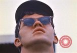 Immagine di 1° aria divisione di cavalleria sostituzioni guardando demonstratio in elicottero Il Vietnam, 1971, secondo 32 filmato di repertorio 65675032698