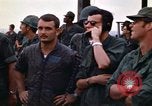 Immagine di 1° aria divisione di cavalleria sostituzioni guardando demonstratio in elicottero Il Vietnam, 1971, secondo 50 filmato di repertorio 65675032698