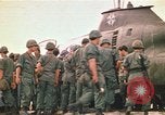 Immagine di 1° aria divisione di cavalleria Il Vietnam, 1971, secondo 1 filmato di repertorio 65675032699