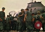 Immagine di 1° aria divisione di cavalleria Il Vietnam, 1971, secondo 8 filmato di repertorio 65675032699