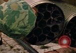 Immagine di 1° aria divisione di cavalleria Il Vietnam, 1971, secondo 10 filmato di repertorio 65675032699