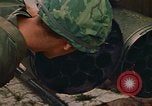 Immagine di 1° aria divisione di cavalleria Il Vietnam, 1971, secondo 13 filmato di repertorio 65675032699