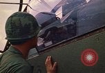 Immagine di 1° aria divisione di cavalleria Il Vietnam, 1971, secondo 26 filmato di repertorio 65675032699