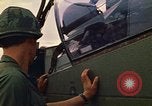 Immagine di 1° aria divisione di cavalleria Il Vietnam, 1971, secondo 29 filmato di repertorio 65675032699