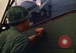 Immagine di 1° aria divisione di cavalleria Il Vietnam, 1971, secondo 33 filmato di repertorio 65675032699