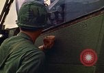 Immagine di 1° aria divisione di cavalleria Il Vietnam, 1971, secondo 38 filmato di repertorio 65675032699