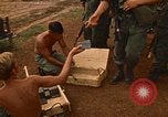 Immagine di 1° aria divisione di cavalleria Il Vietnam, 1971, secondo 4 filmato di repertorio 65675032700
