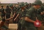 Immagine di 1° aria divisione di cavalleria Il Vietnam, 1971, secondo 11 filmato di repertorio 65675032700