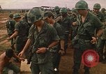 Immagine di 1° aria divisione di cavalleria Il Vietnam, 1971, secondo 12 filmato di repertorio 65675032700