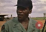 Immagine di 1° aria divisione di cavalleria Il Vietnam, 1971, secondo 13 filmato di repertorio 65675032700