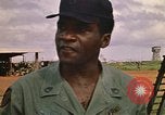 Immagine di 1° aria divisione di cavalleria Il Vietnam, 1971, secondo 17 filmato di repertorio 65675032700