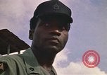Immagine di 1° aria divisione di cavalleria Il Vietnam, 1971, secondo 24 filmato di repertorio 65675032700