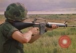 Immagine di 1° aria divisione di cavalleria Il Vietnam, 1971, secondo 35 filmato di repertorio 65675032700