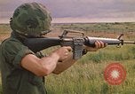 Immagine di 1° aria divisione di cavalleria Il Vietnam, 1971, secondo 37 filmato di repertorio 65675032700
