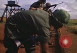 Immagine di 1° aria divisione di cavalleria Il Vietnam, 1971, secondo 5 filmato di repertorio 65675032701