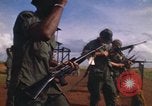 Immagine di 1° aria divisione di cavalleria Il Vietnam, 1971, secondo 6 filmato di repertorio 65675032701