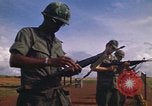 Immagine di 1° aria divisione di cavalleria Il Vietnam, 1971, secondo 11 filmato di repertorio 65675032701