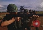 Immagine di 1° aria divisione di cavalleria Il Vietnam, 1971, secondo 42 filmato di repertorio 65675032701
