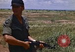 Immagine di 1° aria divisione di cavalleria Il Vietnam, 1971, secondo 18 filmato di repertorio 65675032702