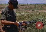 Immagine di 1° aria divisione di cavalleria Il Vietnam, 1971, secondo 21 filmato di repertorio 65675032702