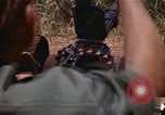 Immagine di 1° aria divisione di cavalleria Il Vietnam, 1971, secondo 56 filmato di repertorio 65675032702