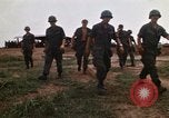 Immagine di 1° aria divisione di cavalleria Il Vietnam, 1971, secondo 16 filmato di repertorio 65675032703