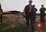 Immagine di 1° aria divisione di cavalleria Il Vietnam, 1971, secondo 18 filmato di repertorio 65675032703