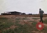 Immagine di 1° aria divisione di cavalleria Il Vietnam, 1971, secondo 21 filmato di repertorio 65675032703